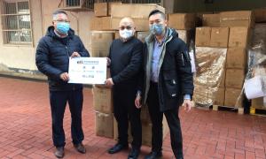 向前線保安員派發防護衣